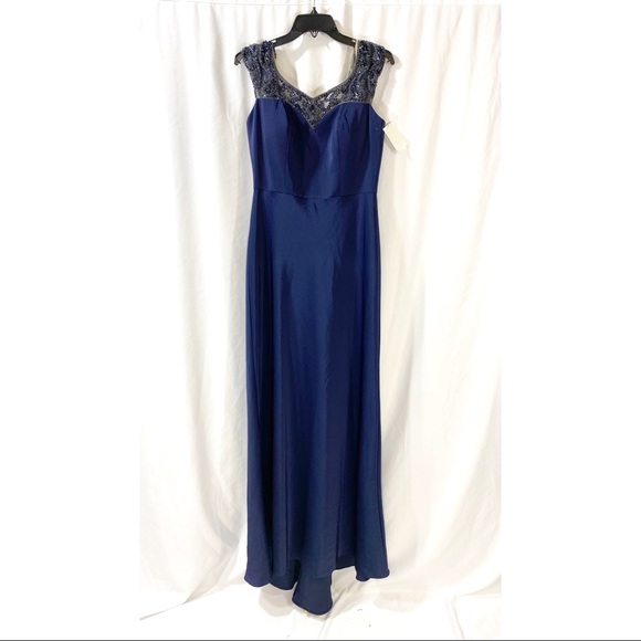 La Femme Dresses & Skirts - LAST CHANCE SALE La Femme embellished sweetheart gown